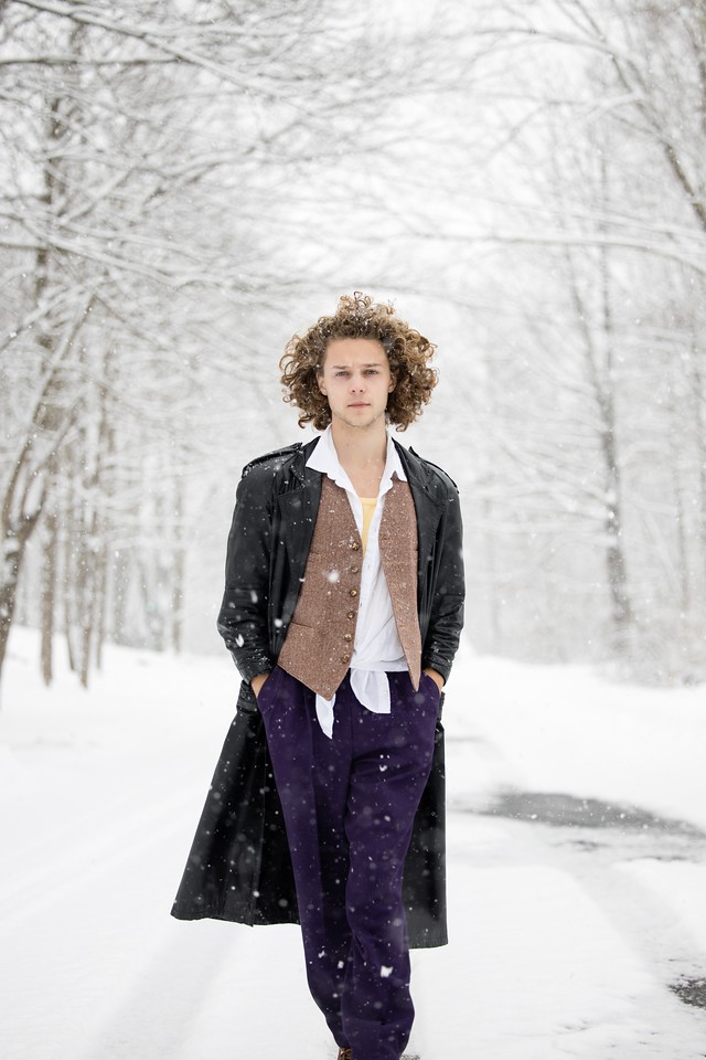 Lifestyle photography, mens portraits, outdoor shoot, environmental portrait, snow shoot