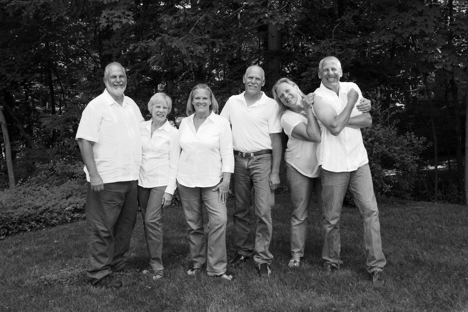 family portraits, family photographer, ct family photographer, families, siblings, outdoor family photography, location portraits, black and white photography