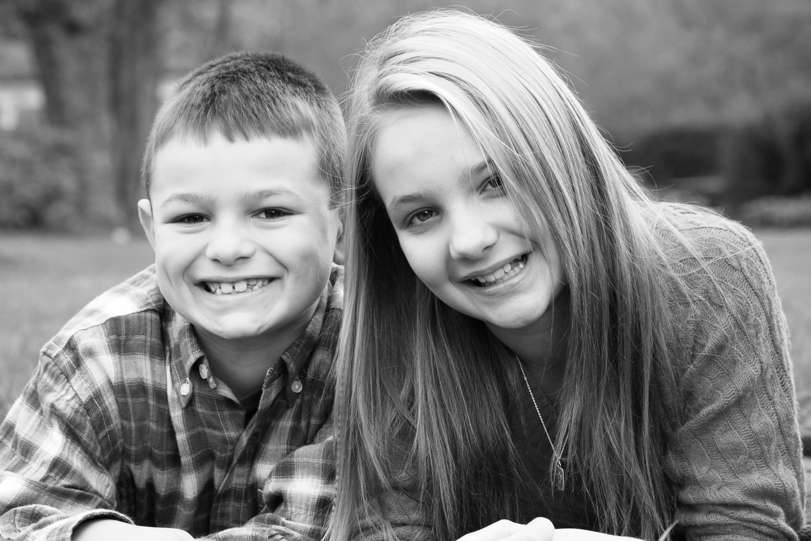 family portraits, family photographer, ct family photographer, families, siblings, outdoor family photography, black and white photography